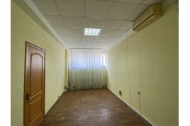 Офісне приміщення загальною прощею 141 м.кв. 